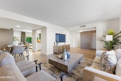 5349 W Acapulco Ln, Glendale, AZ 85306 - photo 7