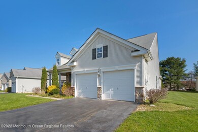 8 Georgetown Ct Allentown NJ-large-005-0