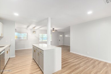 2207 N 28th Place, Phoenix, AZ 85008 - photo 3