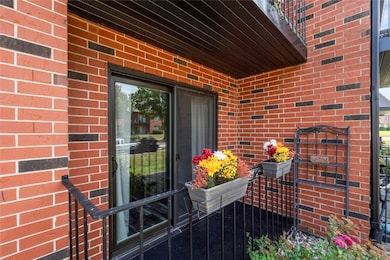 869 Kerry Ln SE unit 46, Cedar Rapids, IA 52403 - photo 3