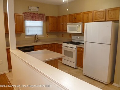 33 Austin St, Tinton Falls, NJ 07712 - photo 4