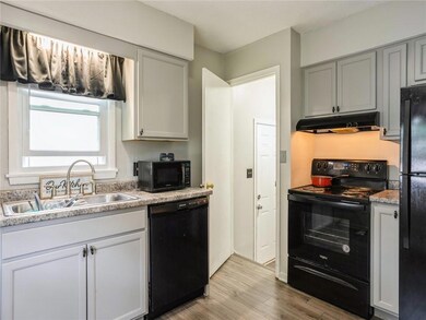 3310 SE 5th St, Des Moines, IA 50315 - photo 6