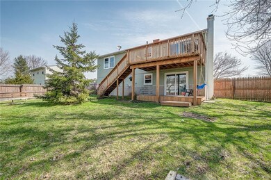 Double deck to enjoy the outdoors!