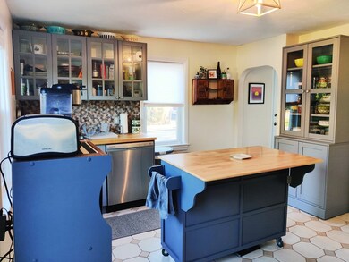 16 Spencer St, Pawtucket, RI 02860 - photo 4