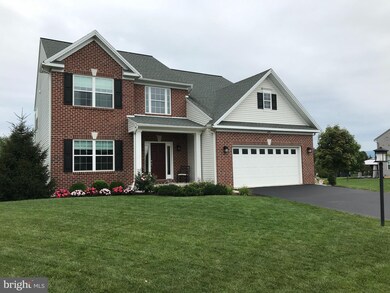 601 Franklin Square Dr, Chambersburg, PA 17201 - photo 2