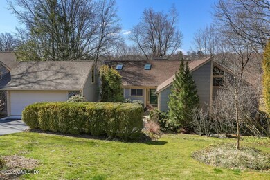 415 W Lyon Farm Dr unit 415, Greenwich, CT 06831 - photo 4