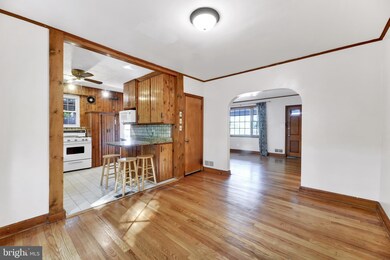 621 Woodsdale Rd, Catonsville, MD 21228 - photo 6