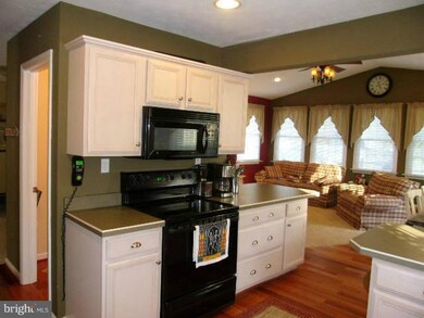 1592 Brimfield Cir, Sykesville, MD 21784 - photo 4