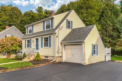 32 Forest St, Wakefield, MA 01880 - photo 2