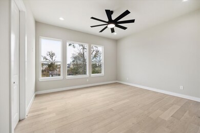 5827 Mansfield St, Houston, TX 77091 - photo 5