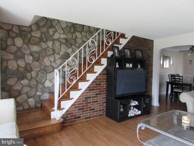 806 Crescent Dr, Glenolden, PA 19036 - photo 3