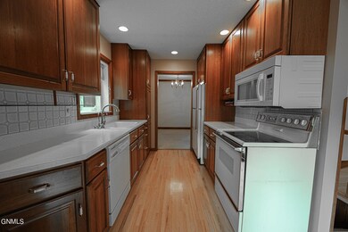 401 W Boulevard Ave-02