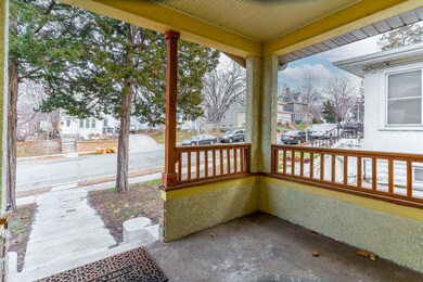 8-web-or-mls-3123 Dupont Ave13.jpg