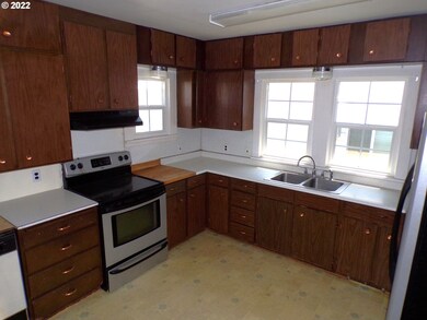 608 SW 6th St, Pendleton, OR 97801 - photo 3