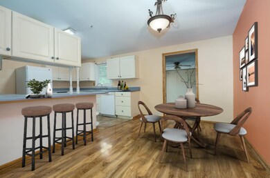 Southland_Dr_727_Portage_49024-6.scene