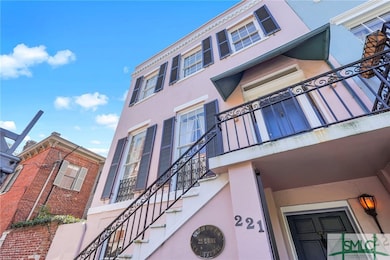 221 E York St, Savannah, GA 31401 - photo 2