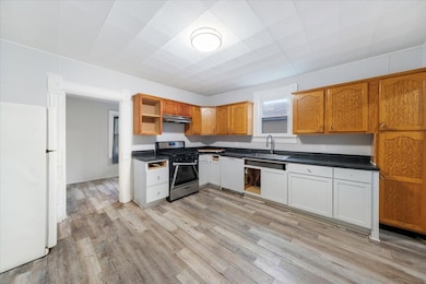 819 E Center St, Monticello, IL 61856 - photo 6