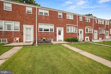 953 Circle Dr, Halethorpe, MD 21227 - photo 3