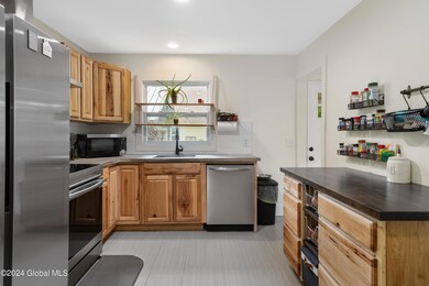 28 Beech St, Corinth, NY 12822 - photo 7