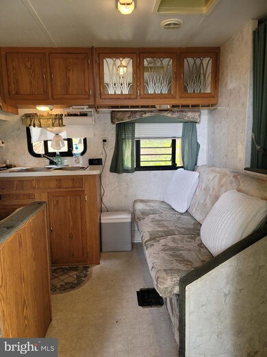 40-18 Soda Pop Ln, Falling Waters, WV 25419 - photo 3