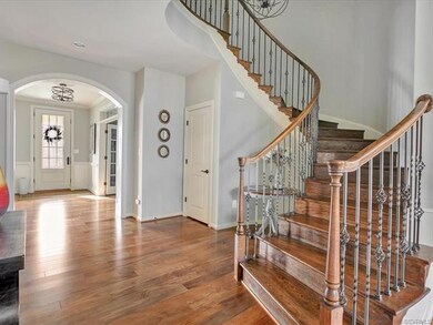 Get ready for prom pictures...these curved stairs are impressive!