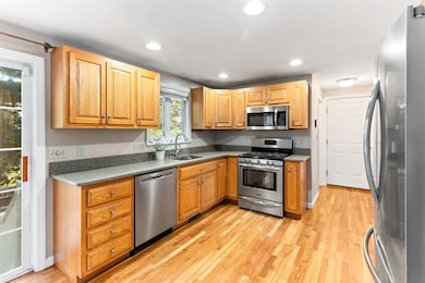 27 Killarney Way, Attleboro, MA 02703 - photo 6