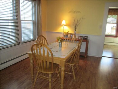 906 Chestnut St, Emmaus, PA 18049 - photo 4