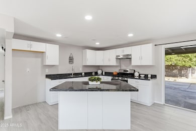 7150 W Montecito Ave, Phoenix, AZ 85033 - photo 7