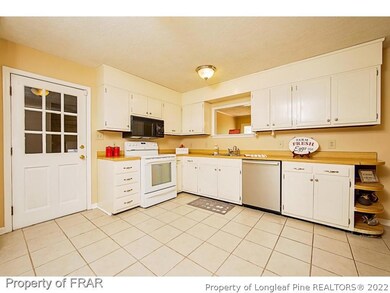 2624 Sydney Dr, Fayetteville, NC 28304 - photo 7