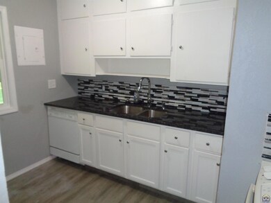 411 SE 33rd Terrace, Topeka, KS 66605 - photo 3
