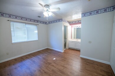 9426 Kingsvalley St, Houston, TX 77075 - photo 4