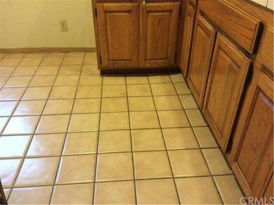 Nice ceramic tiled kitchen floor.