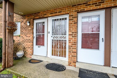 808 Henri Ct unit 3-808, Burlington, NJ 08016 - photo 2