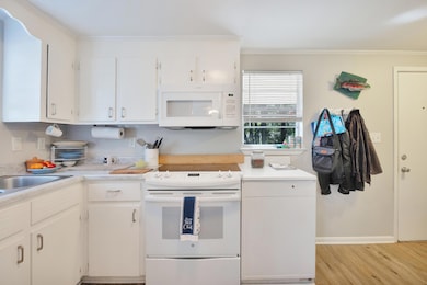 227 E 3rd Ave, Crestview, FL 32536 - photo 6