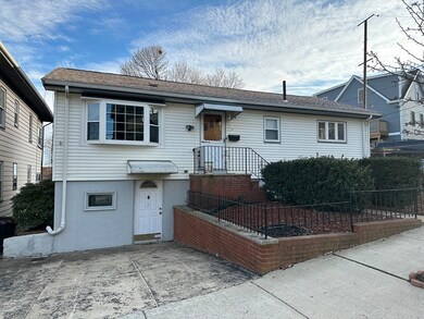 11 Elm St, Everett, MA 02149 - photo 4