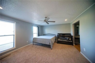 488 Barry Oak Rd, Statesville, NC 28625 - photo 2