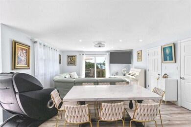 72 Warren Ave unit B, Middletown, RI 02842 - photo 4