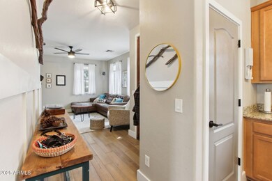 7-web-or-mls-E Isleta Ave-003