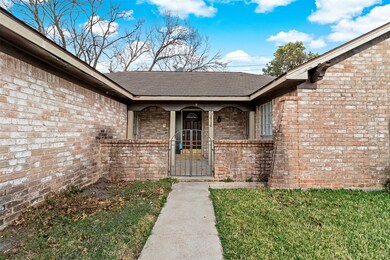 5414 Arncliffe Dr, Houston, TX 77088 - photo 3