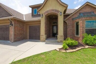 701 Lindsey Ln, Moore, OK 73160 - photo 3