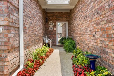 2210 2210 Homestead Ln, Tyler, TX 75701 - photo 4