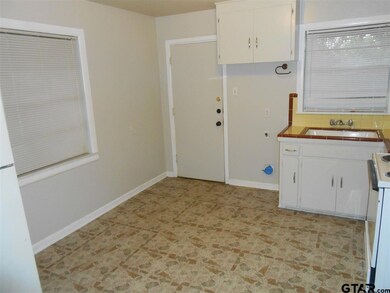 1912 Jarrel Ave, Tyler, TX 75701 - photo 4