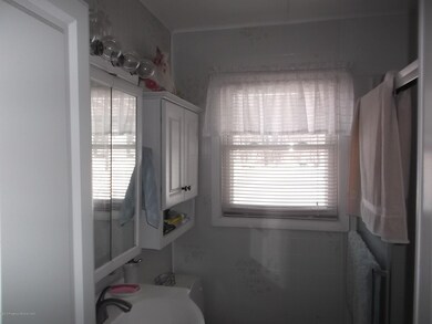 811 Bethany Turnpike, Honesdale, PA 18431 - photo 6