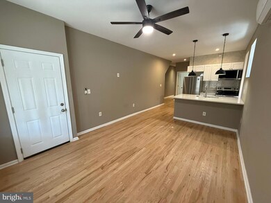 5618 Cedar Ave unit 1, Philadelphia, PA 19143 - photo 6