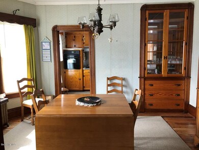 117 N Holden St, North Adams, MA 01247 - photo 5