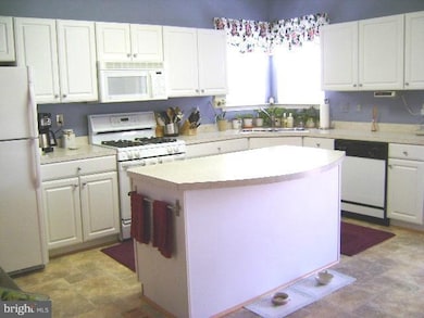 2423 Kemper Rd, Crofton, MD 21114 - photo 7