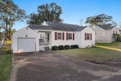 1403 E 34th St, Sheffield, AL 35660 - photo 3