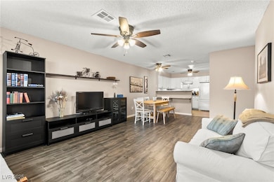 2040 Bavington Dr unit D, Las Vegas, NV 89108 - photo 3