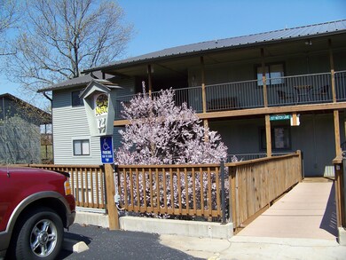 527 Notch Ln.