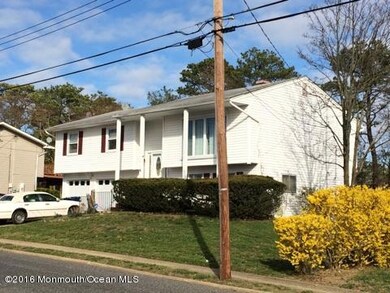 6 CHADWELL CT (RIGHT FRONT SIDE VIEW)